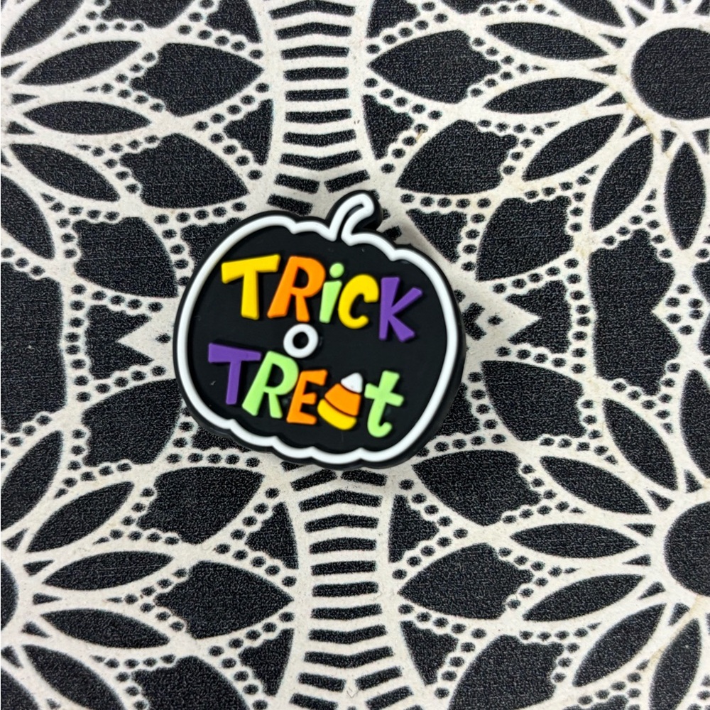 Halloween Trick or Treat Shoe Charm / Jibbit